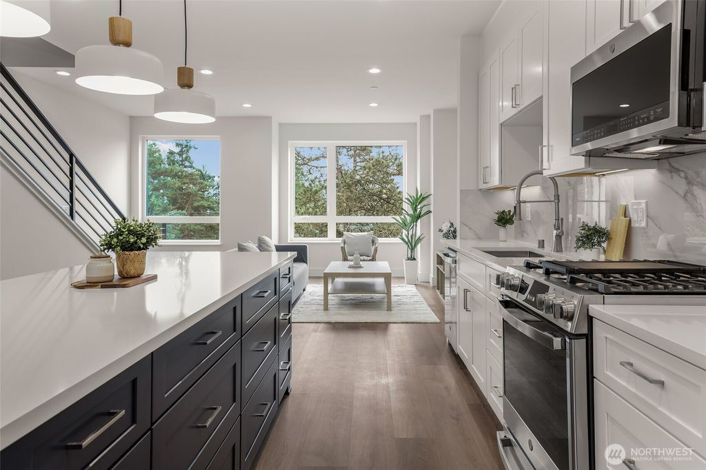 Photo of 8923 166th Avenue NE #101, Redmond, WA 98052 (MLS # 2546694)