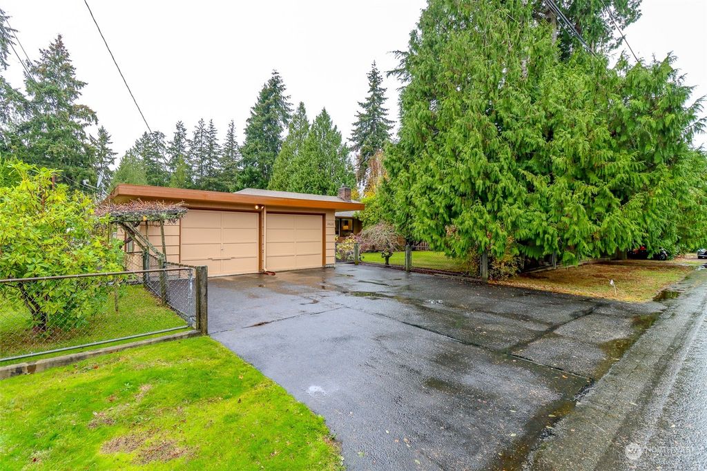 Photo of 14635 20th Avenue SW, Burien, WA 98166 (MLS # 2310080)