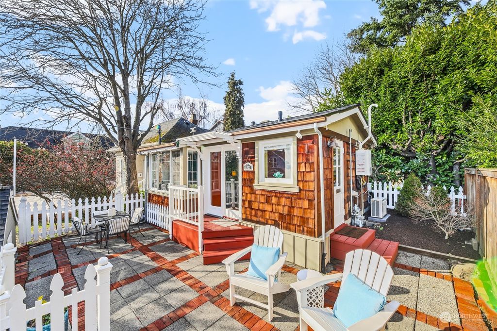 Photo of 2508 NW 67th Street, Seattle, WA 98117 (MLS # 2208167)