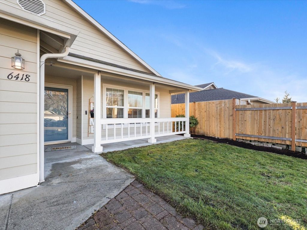 Photo of 6418 105th Place NE, Marysville, WA 98270 (MLS # 2467751)