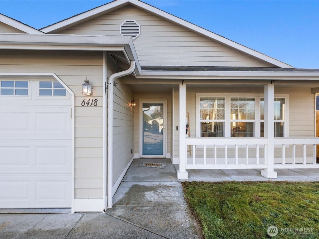 Photo of 6418 105th Place NE, Marysville, WA 98270 (MLS # 2467751)