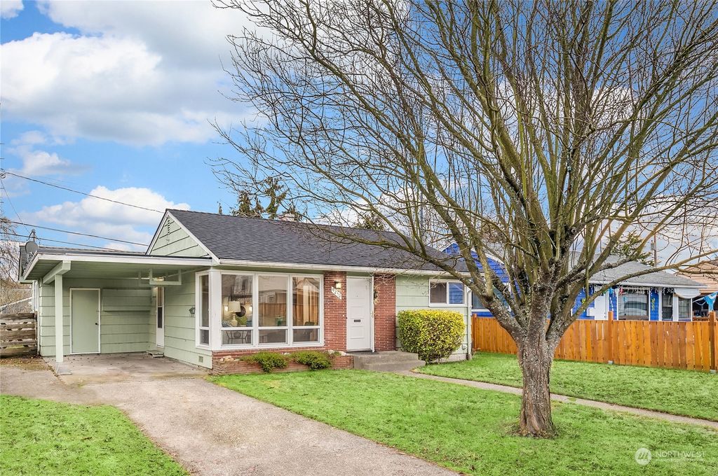 Photo of 9250 31st Avenue SW, Seattle, WA 98126 (MLS # 2023779)