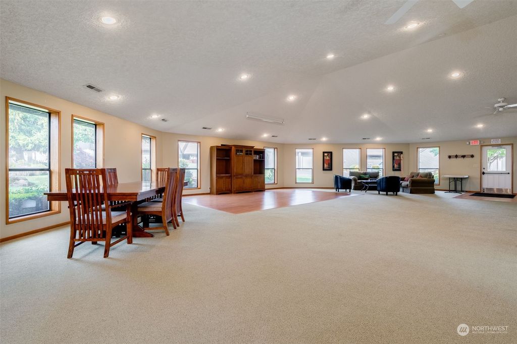 listing image 9365272380146589725