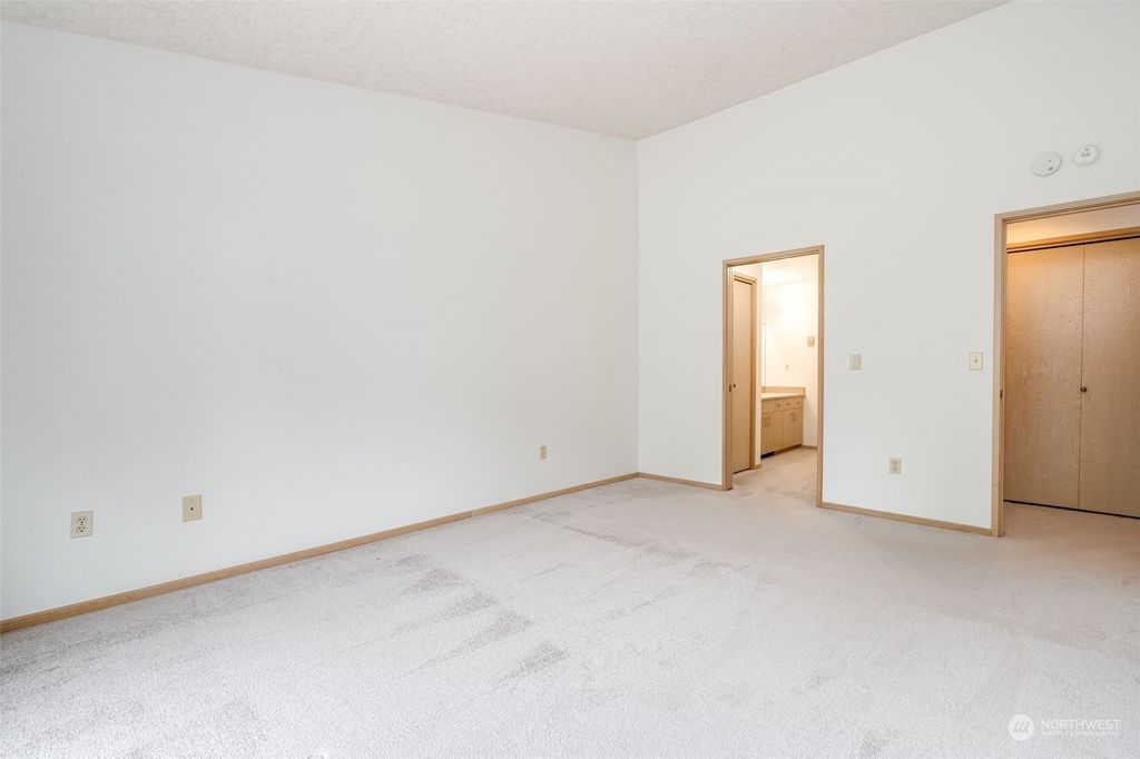 listing image 9363663353815361915