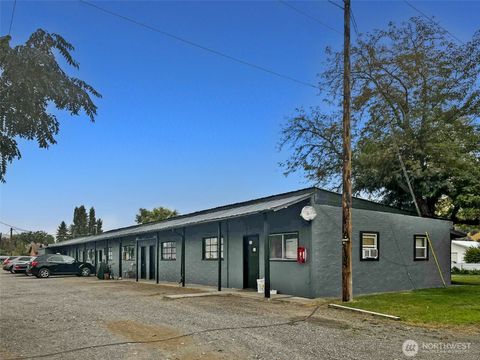 Photo of 616 Columbia Avenue #7, Bridgeport, WA 98813 (MLS # 2425895)