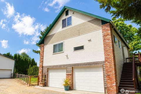 Photo of 1580 Monroe Street, Burlington, WA 98233 (MLS # 2587323)