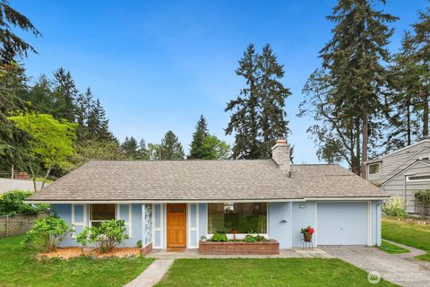 Photo of 16511 22nd Avenue NE, Shoreline, WA 98155 (MLS # 2518755)