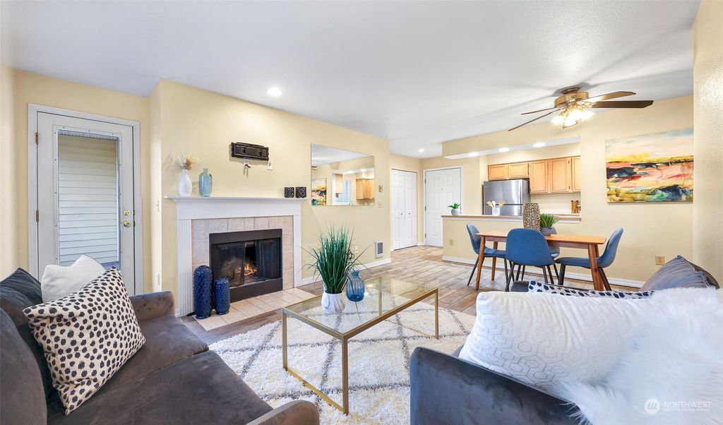 Photo of 2630 118th Avenue SE #6-101, Bellevue, WA 98005 (MLS # 2189373)