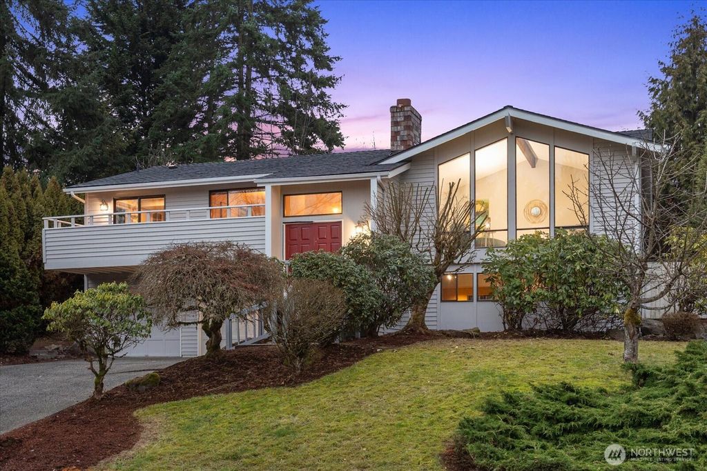 Photo of 5207 154th Avenue NE, Redmond, WA 98052 (MLS # 2473165)