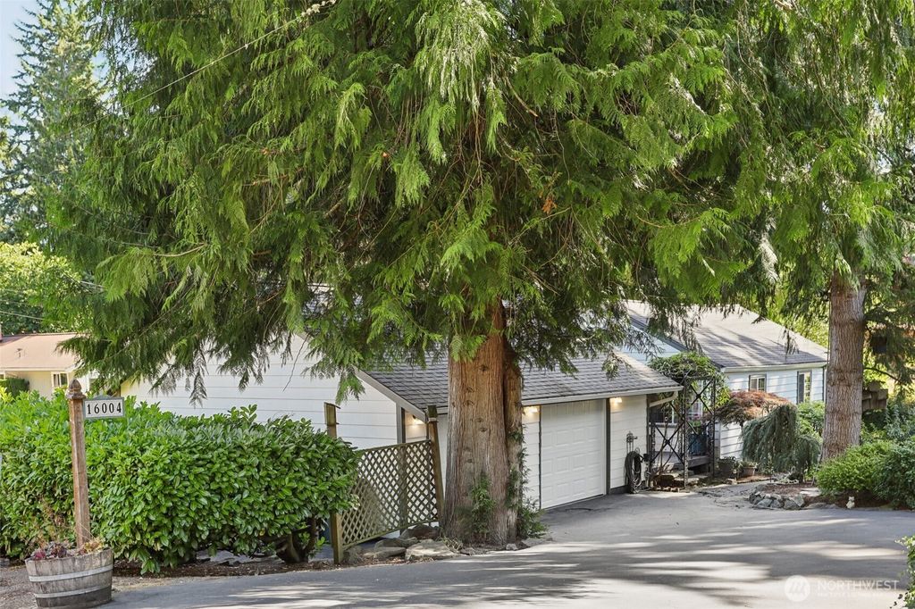 Photo of 16004 74th Avenue NE, Kenmore, WA 98028 (MLS # 2421684)