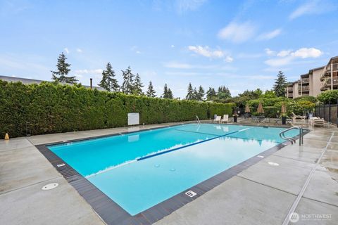 Photo of 7639 SE 29th Street, Mercer Island, WA 98040 (MLS # 2541372)