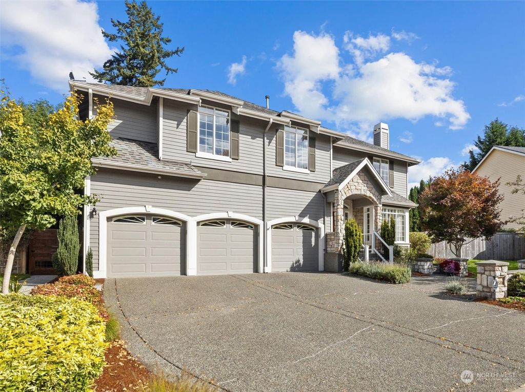 Photo of 2510 Monroe Court NE, Renton, WA 98056 (MLS # 2325397)