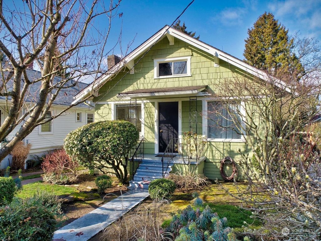 Photo of 5707 30th Avenue NE, Seattle, WA 98105 (MLS # 2042169)