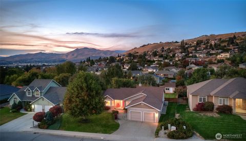 Photo of 625 Briarwood Drive, East Wenatchee, WA 98802 (MLS # 2444489)