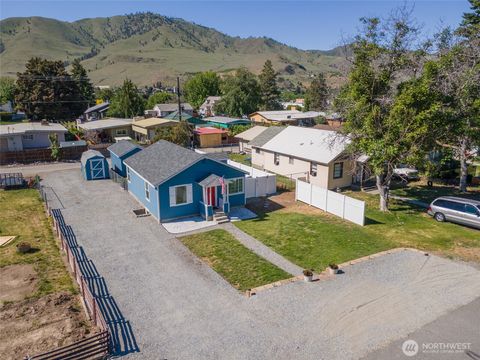 426 E Nixon Avenue, Chelan, WA 98816 - MLS#: 2377005