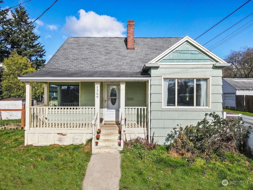 Photo of 2309 24th Street, Everett, WA 98201 (MLS # 2202971)