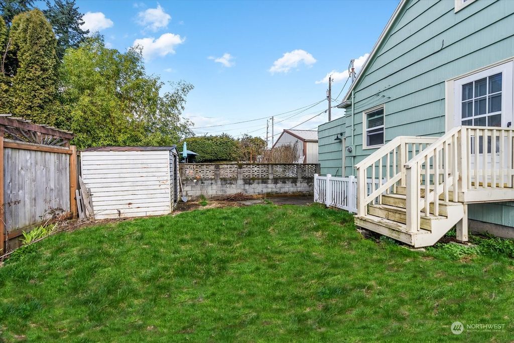 Photo of 2309 24th Street, Everett, WA 98201 (MLS # 2202971)