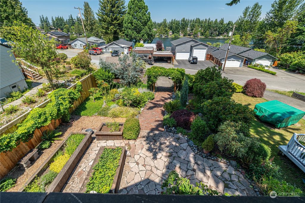 Photo of 2245 S 308th Street, Federal Way, WA 98003 (MLS # 2133342)