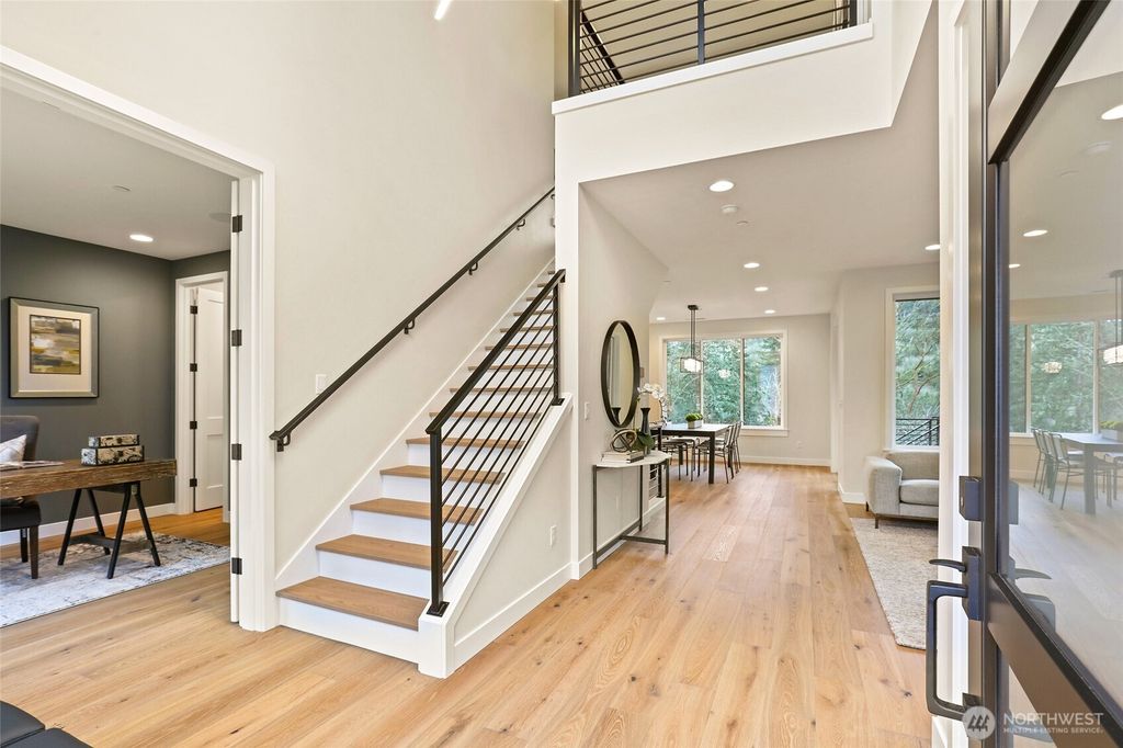 Photo of 14255 SE 41st Street, Bellevue, WA 98006 (MLS # 2348662)