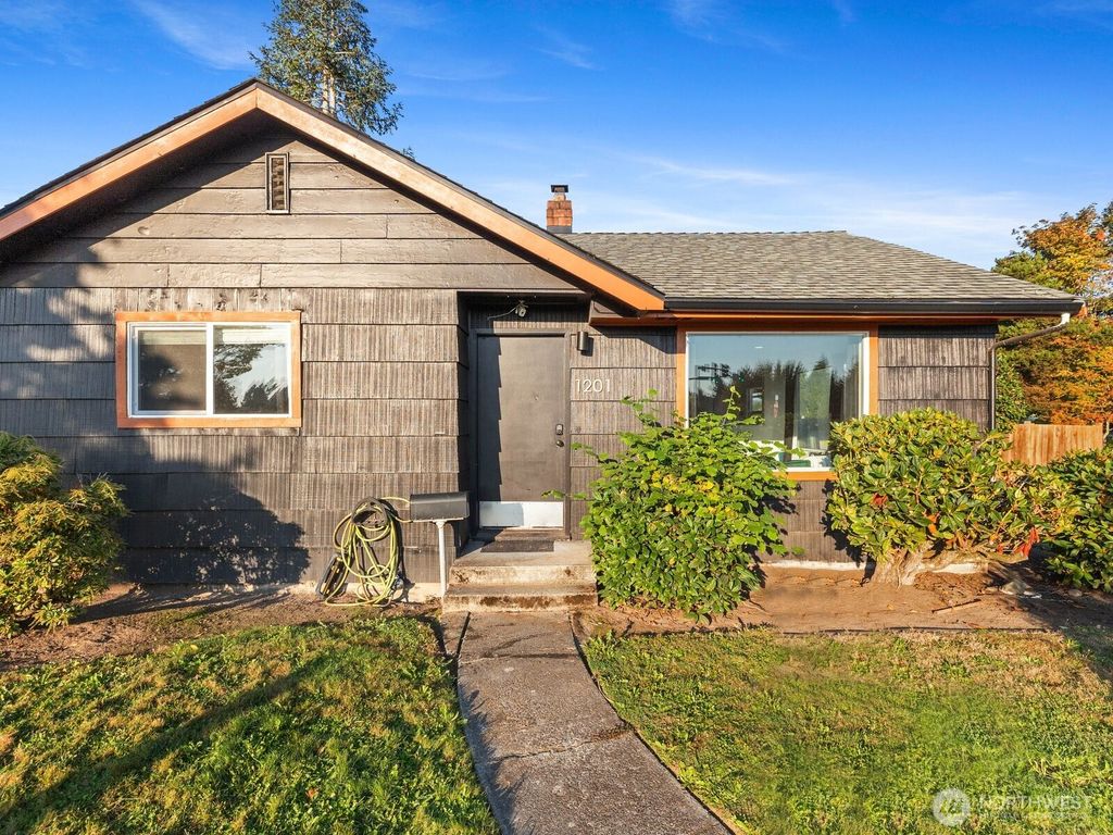 Photo of 1201 H Street SE, Auburn, WA 98002 (MLS # 2441864)