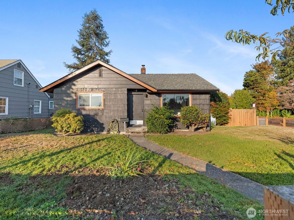 Photo of 1201 H Street SE, Auburn, WA 98002 (MLS # 2441864)