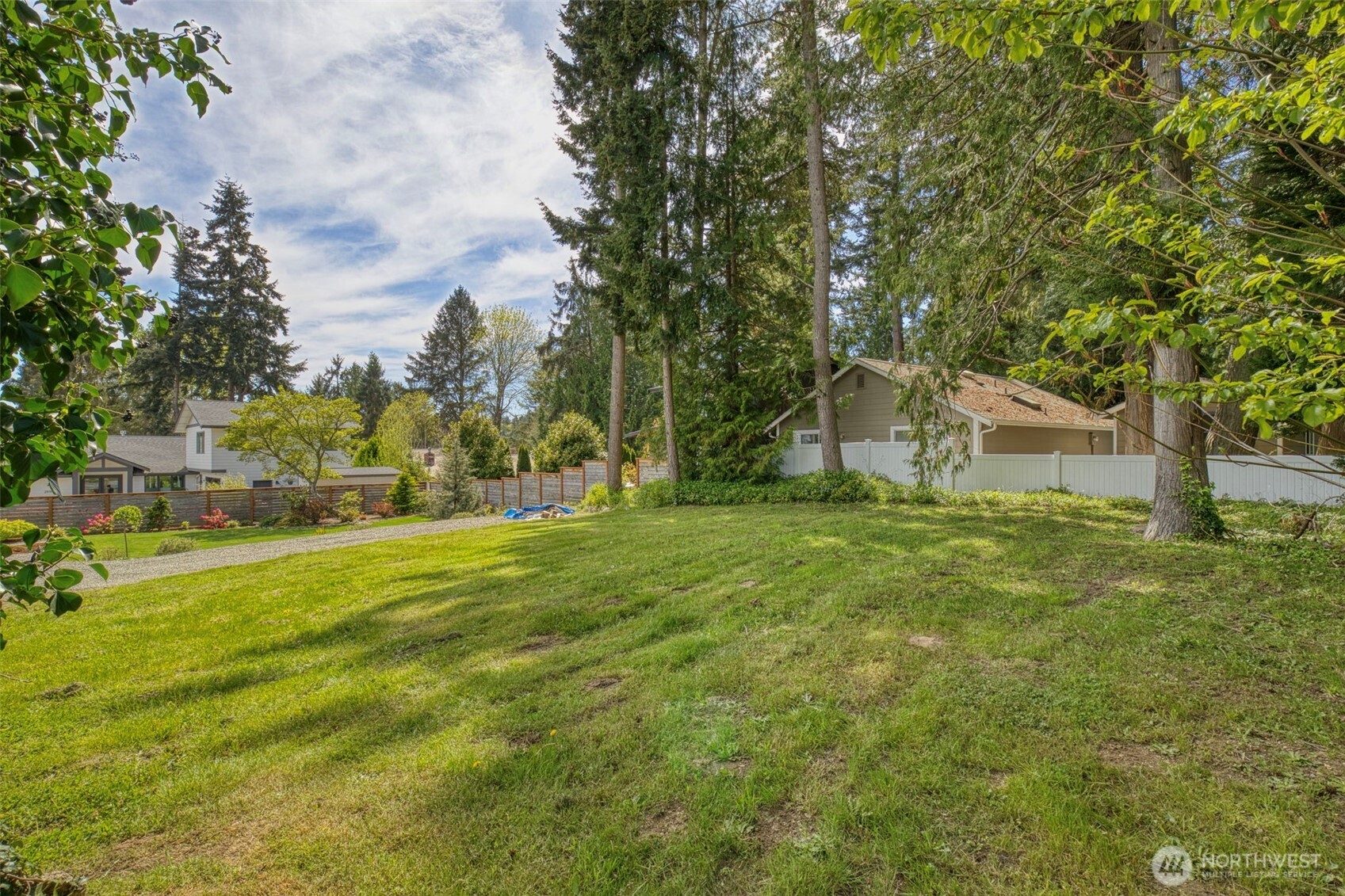 25933 Coveview Lane NE