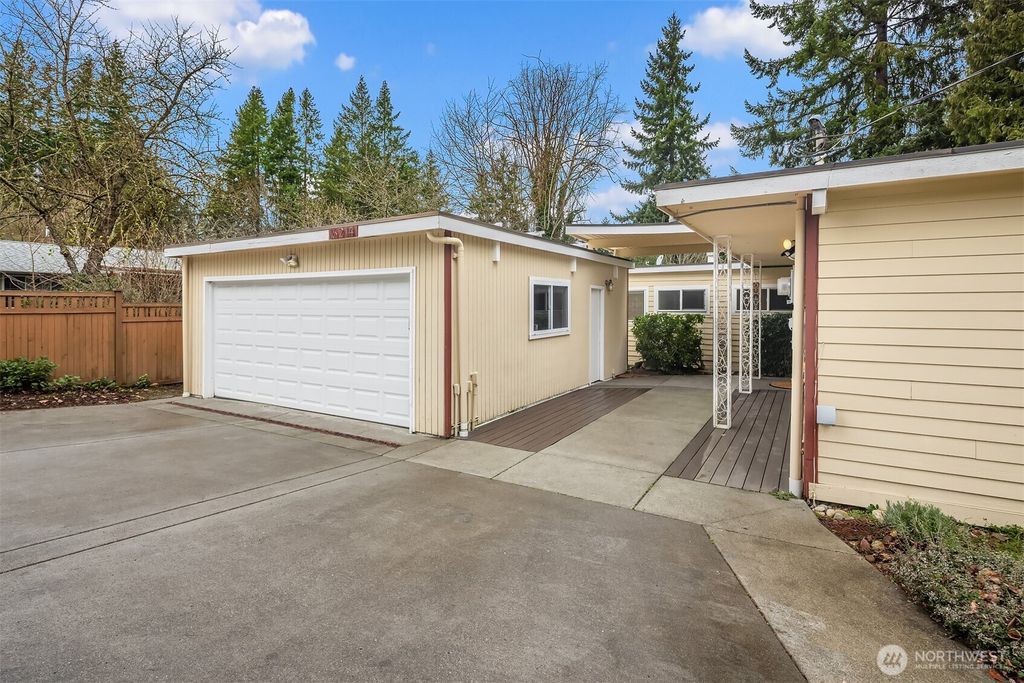 Photo of 16214 NE 24th Street, Bellevue, WA 98008 (MLS # 2474984)