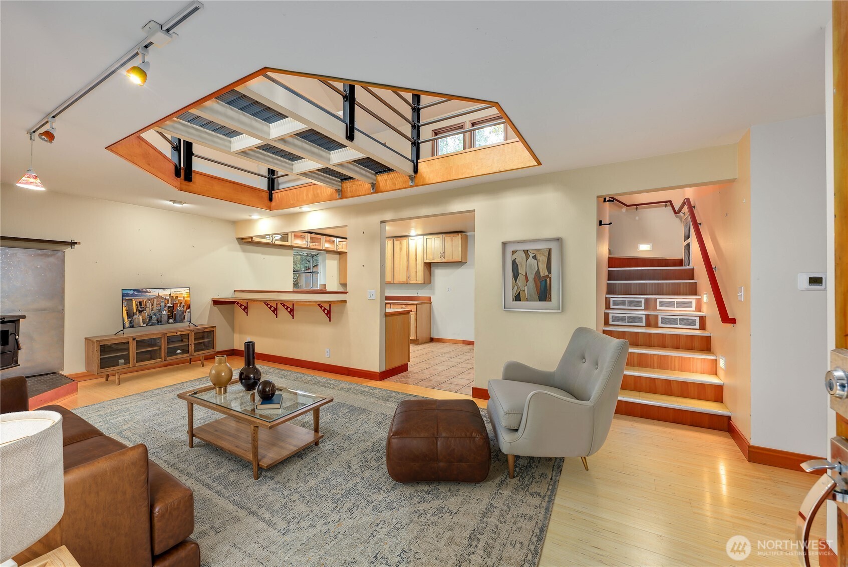 4752 NE Black Swan Lane