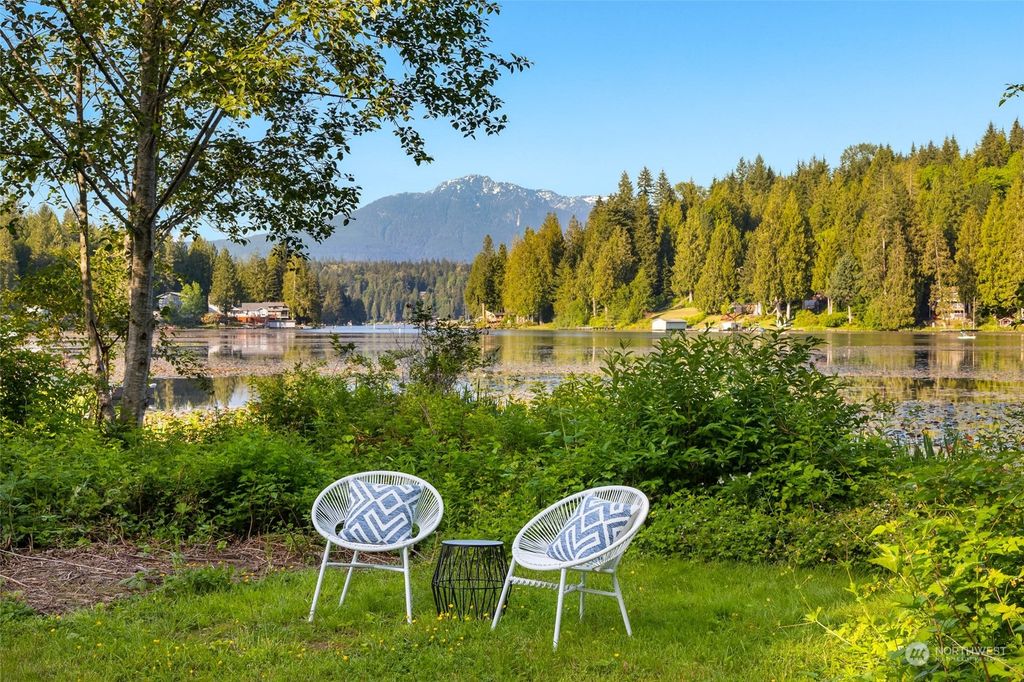 Photo of 1321 SW Lake Roesiger Road, Snohomish, WA 98290 (MLS # 2074752)