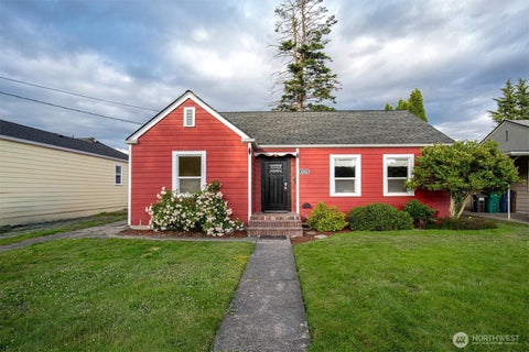 Photo of 1314 S 12th Street, Mount Vernon, WA 98274 (MLS # 2530383)
