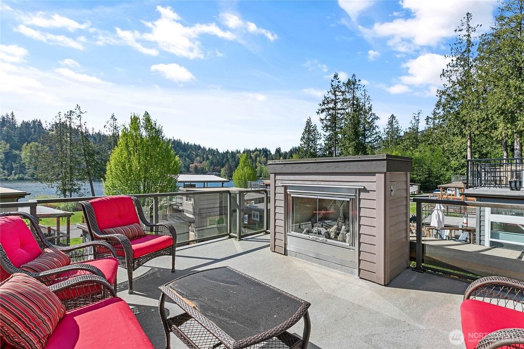 Photo of 990 Lake Whatcom Boulevard #35, Sedro Woolley, WA 98284 (MLS # 2517143)