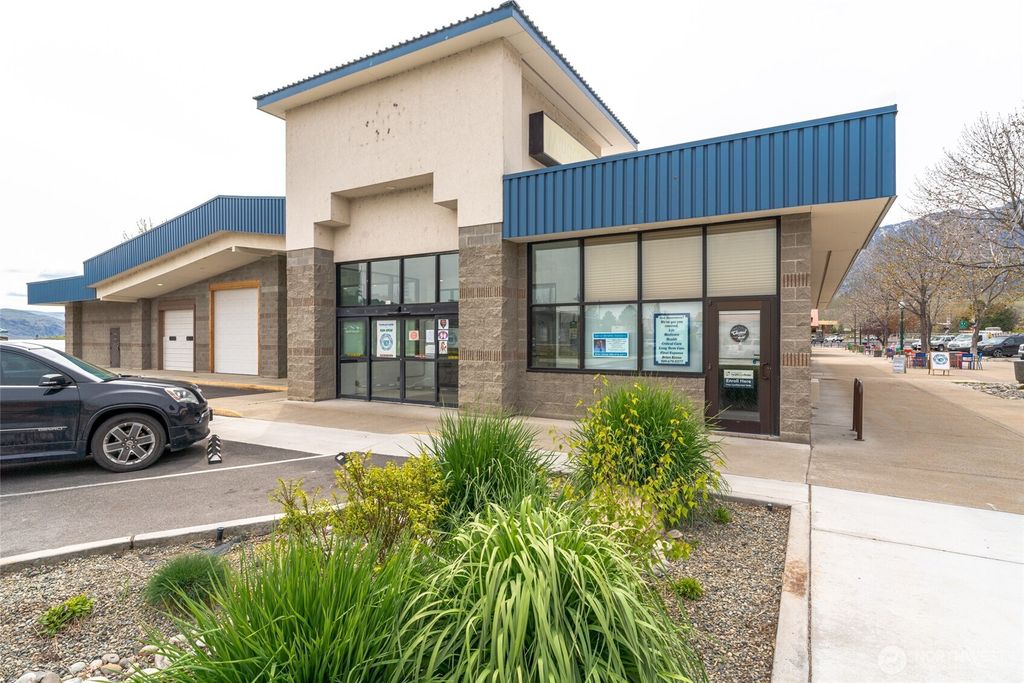Photo of 169 Pateros Mall, Pateros, WA 98846 (MLS # 2511560)