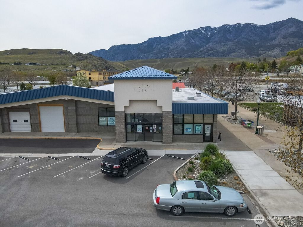 Photo of 169 Pateros Mall, Pateros, WA 98846 (MLS # 2511560)