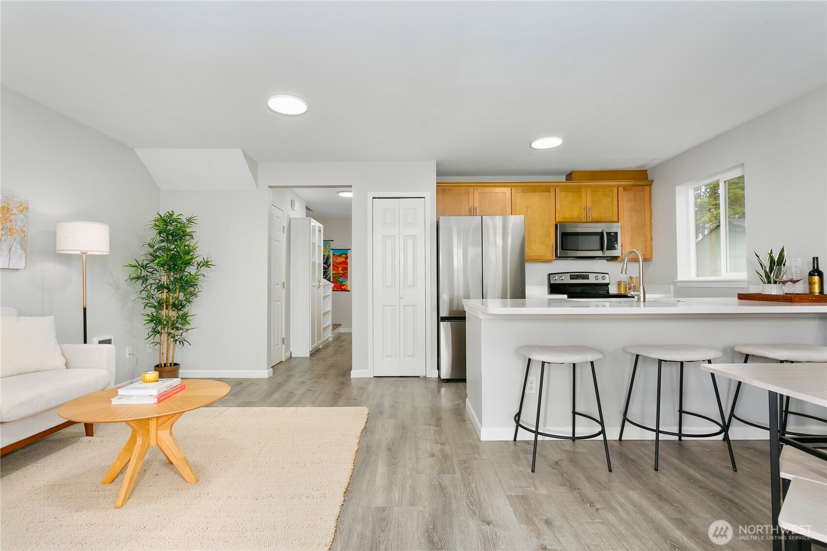 3827 S Cushman Avenue