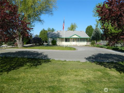 Photo of 23 Valley View Drive, Tonasket, WA 98855 (MLS # 2472587)
