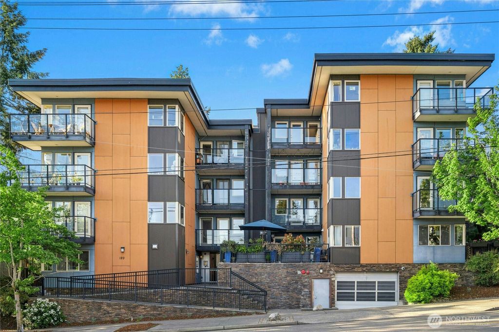 Photo of 120 NW 39th Street #208, Seattle, WA 98107 (MLS # 2519033)