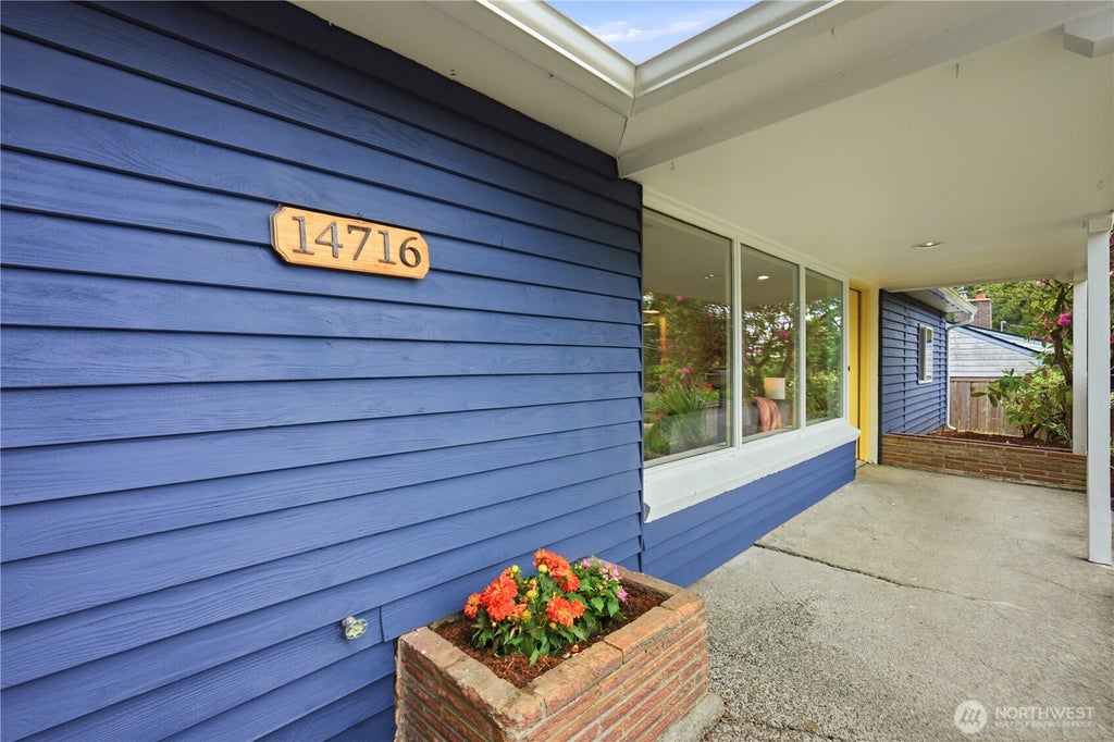 Photo of 14716 22nd Avenue NE, Shoreline, WA 98155 (MLS # 2532867)