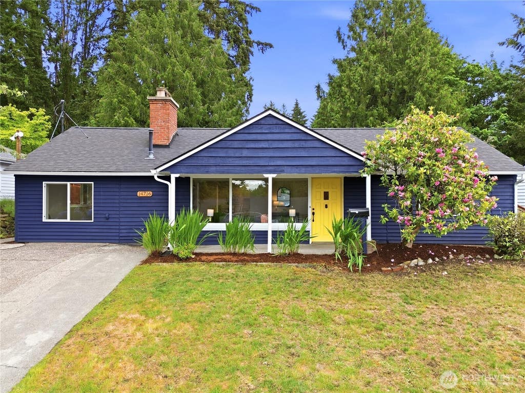 Photo of 14716 22nd Avenue NE, Shoreline, WA 98155 (MLS # 2532867)