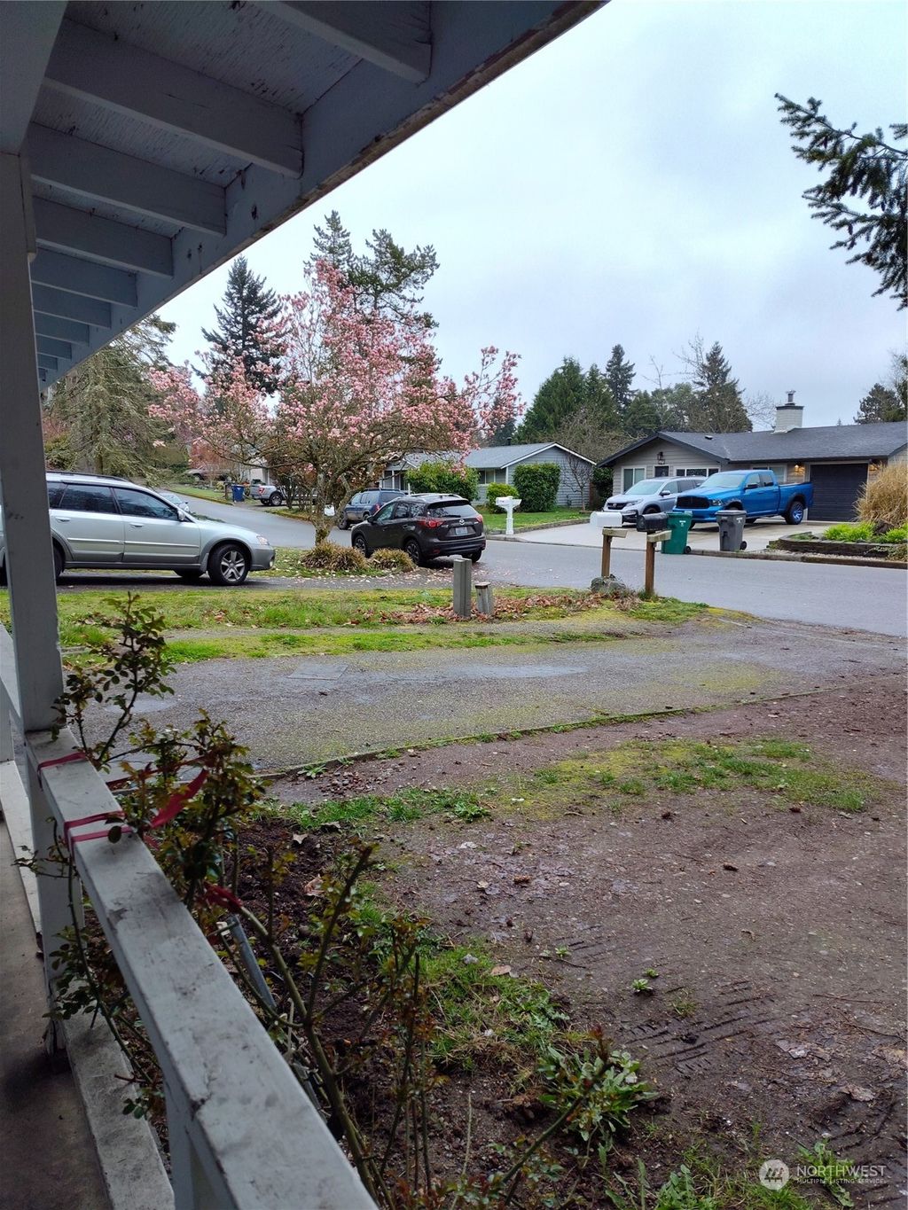 Photo of 434 S 316th Place, Federal Way, WA 98003 (MLS # 2224010)