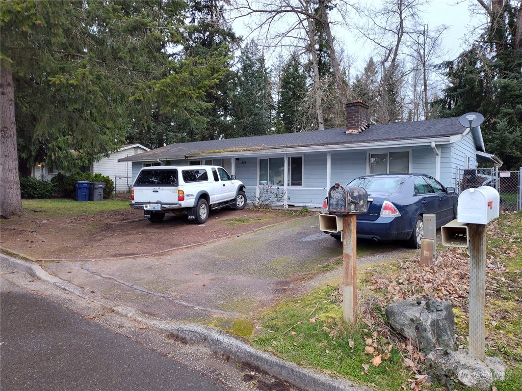 Photo of 434 S 316th Place, Federal Way, WA 98003 (MLS # 2224010)