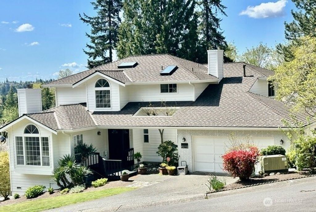 Photo of 6015 142nd Court SE, Bellevue, WA 98006 (MLS # 2364062)