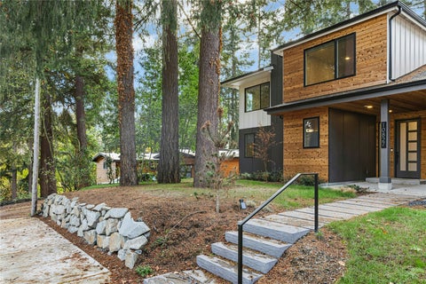 Photo of 10827 104th Avenue NE, Kirkland, WA 98033 (MLS # 2599895)