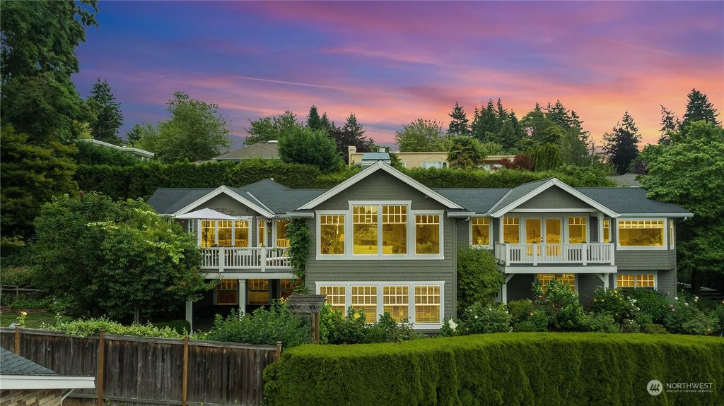 Photo of 10030 NE 110th Street, Kirkland, WA 98033 (MLS # 2137103)