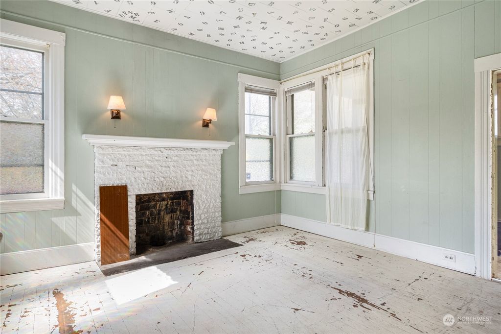 Photo of 806 34th Avenue, Seattle, WA 98122 (MLS # 2220089)