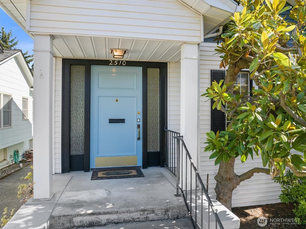 Photo of 2510 4th Avenue W, Seattle, WA 98119 (MLS # 2438114)