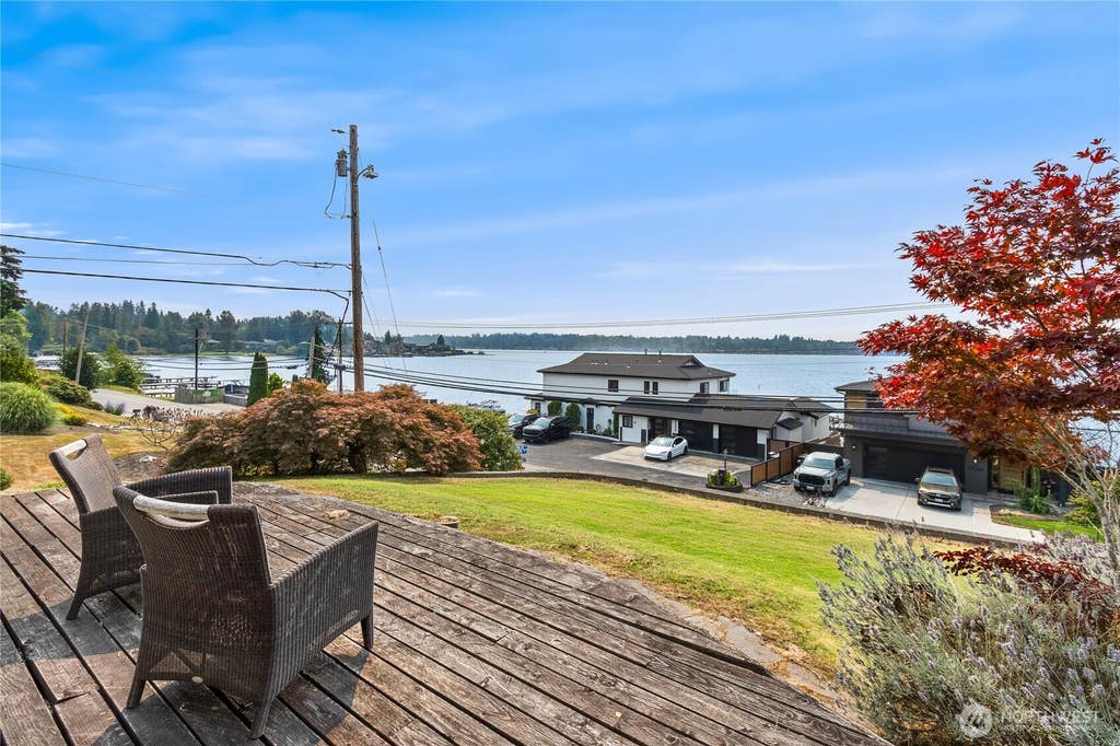 Photo of 1201 E Lakeshore Drive, Lake Stevens, WA 98258 (MLS # 2565320)