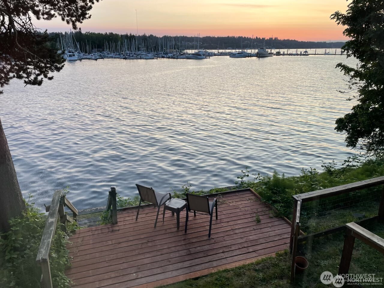 1333 East Bay Drive NE