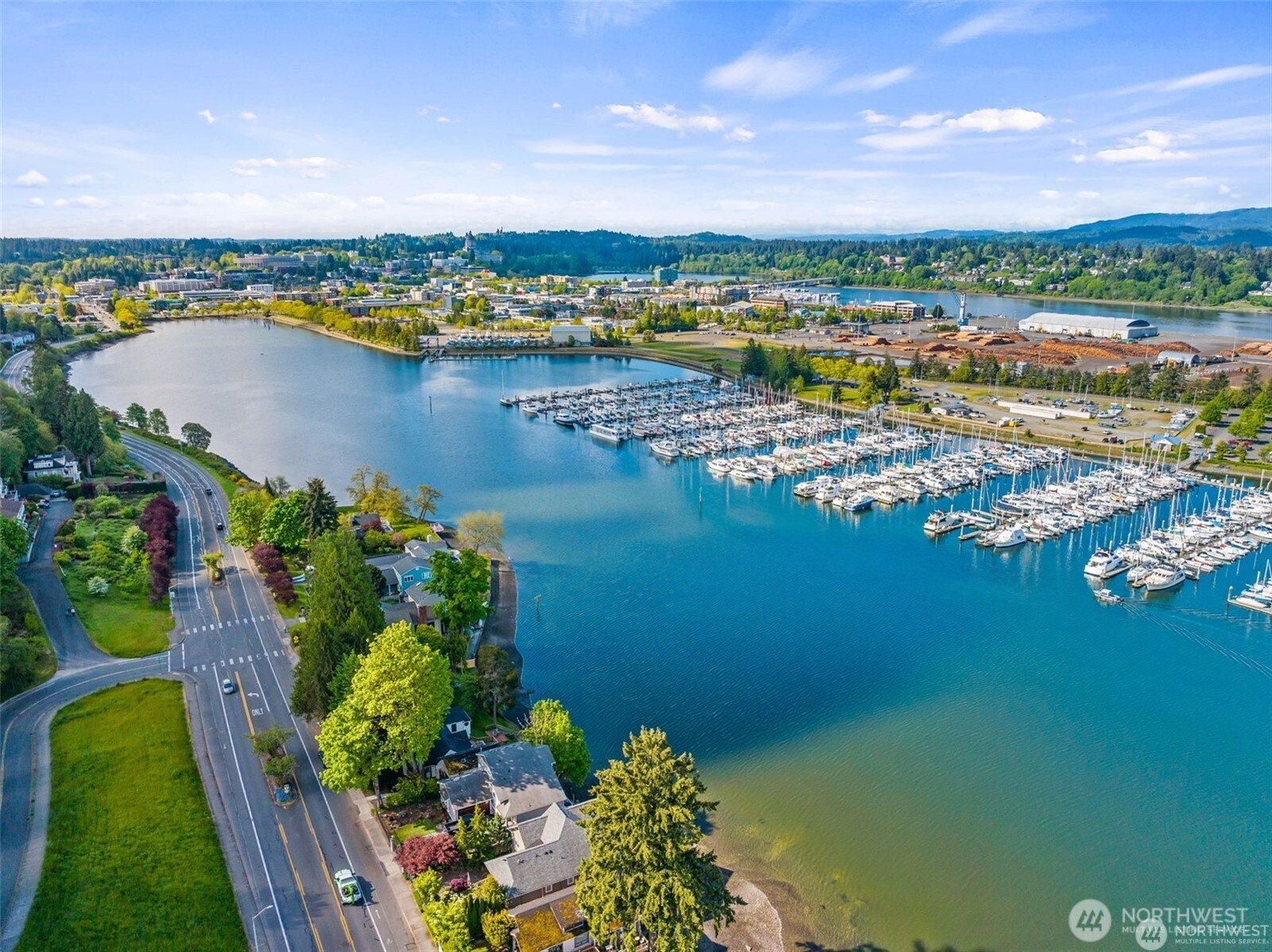 1333 East Bay Drive NE