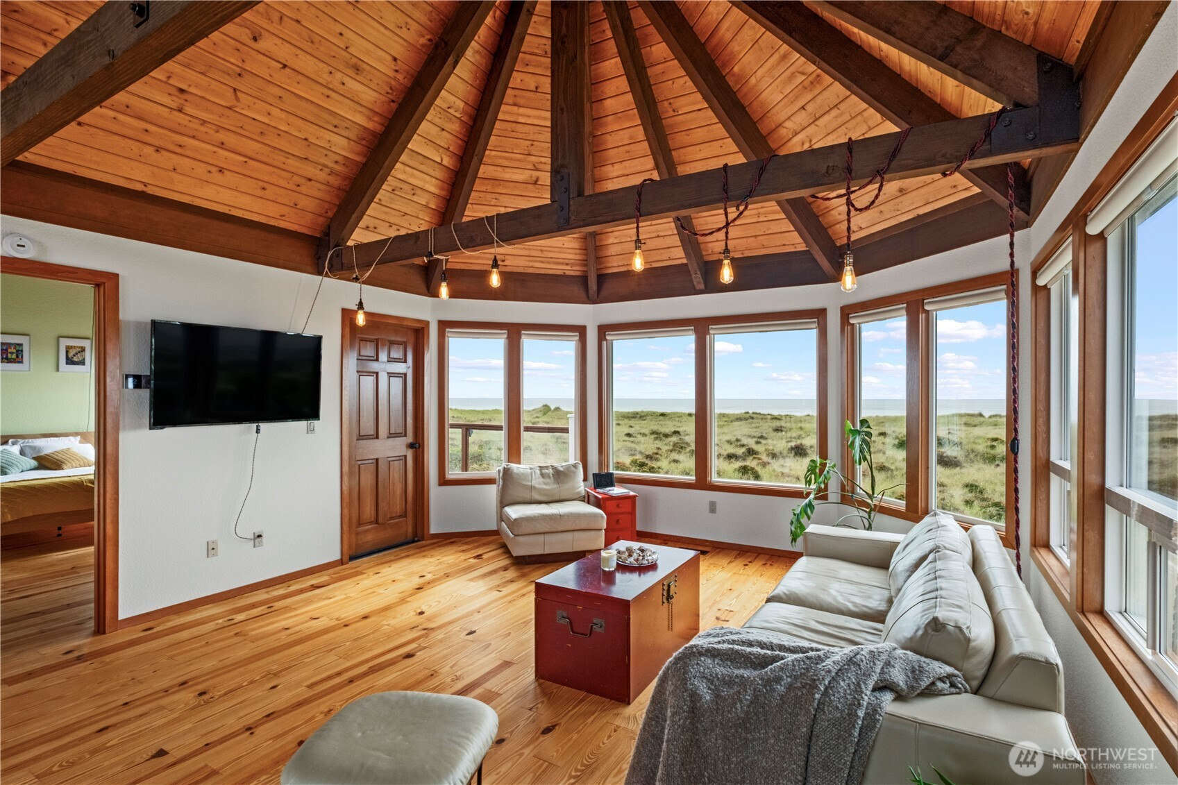 1213 Ocean Shores Boulevard SW