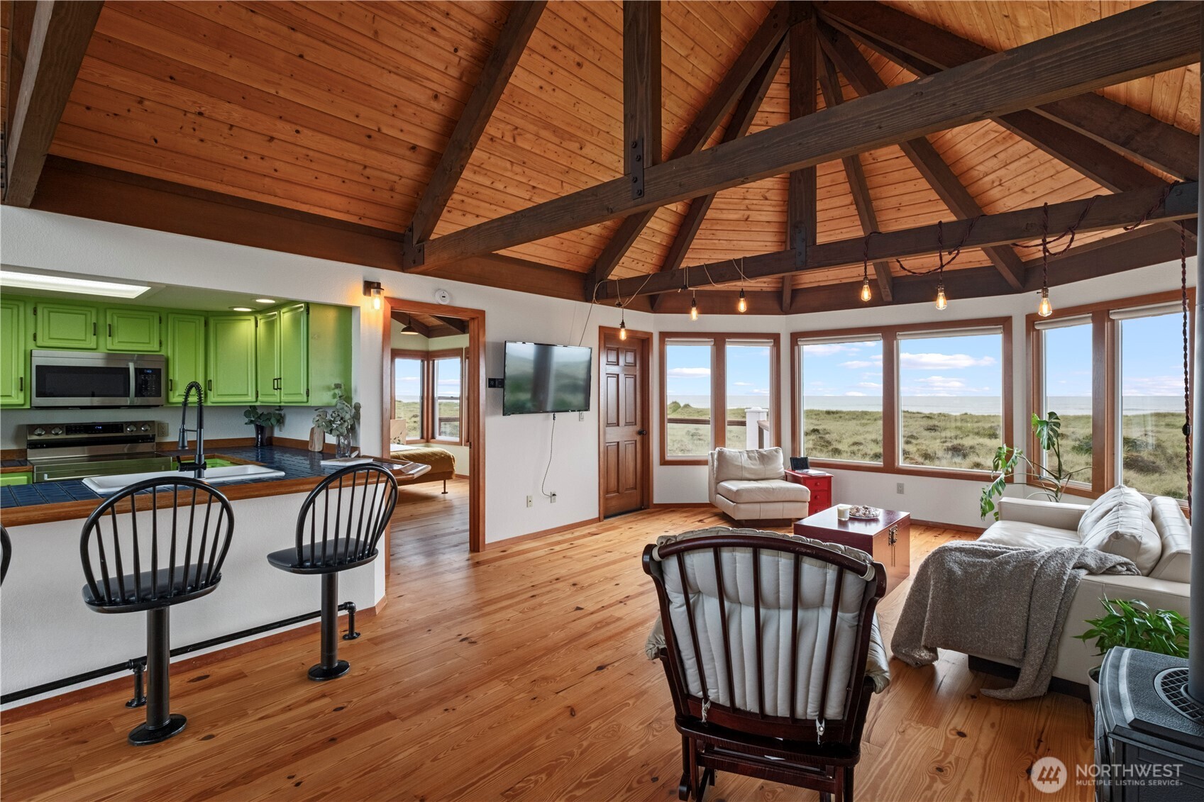1213 Ocean Shores Boulevard SW